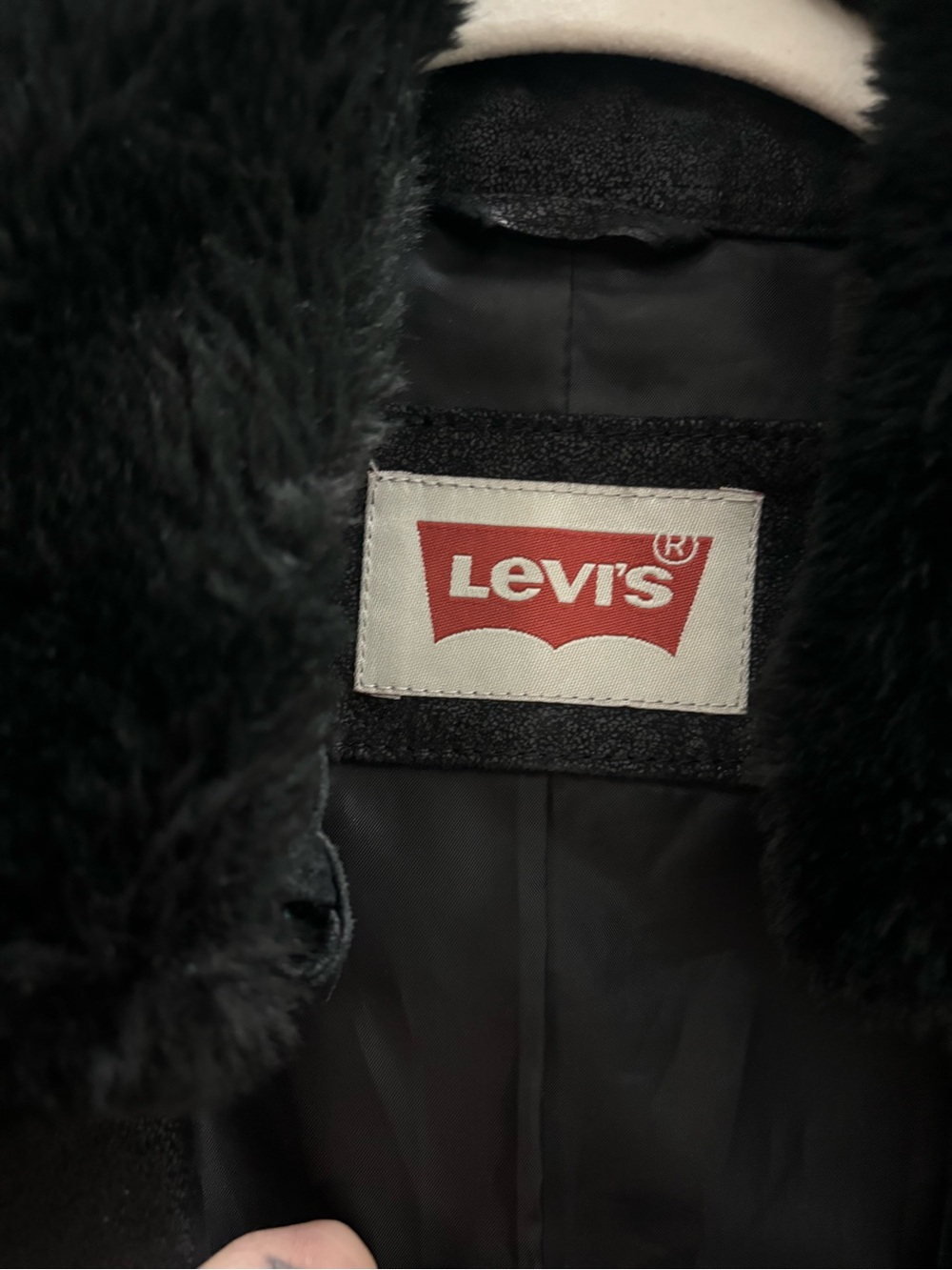 Levi's 100% genuine Leather Moto Jacket with a detachable faux fur collar. Small - Picture 2 of 7